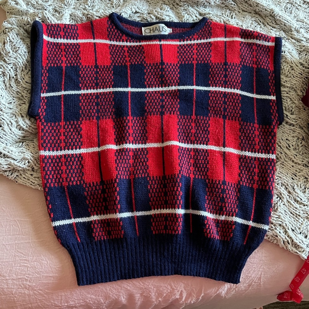 Plaid cropped sweater vest